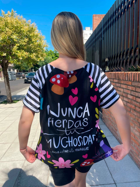 Remera Vibes Alicia Gato