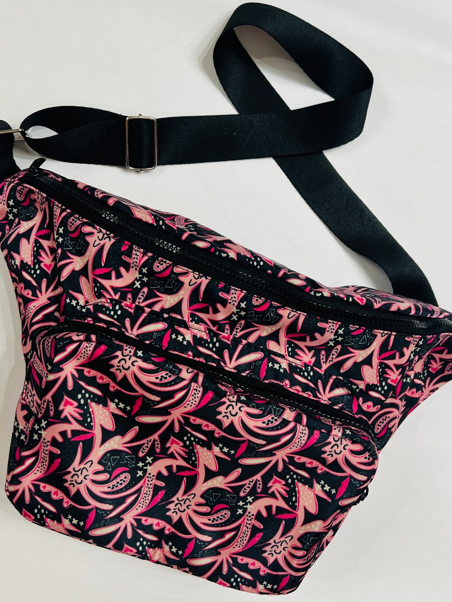 Maxi Riñonera Taylor Exotic Black